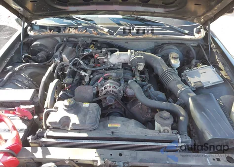 2011 Ford Crown Victoria Police Interceptor z USA, uszkodzony, nr VIN 2FABP7BV8BX162801